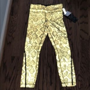 Size 4 NWT Lululemon Pace Tight Reflective